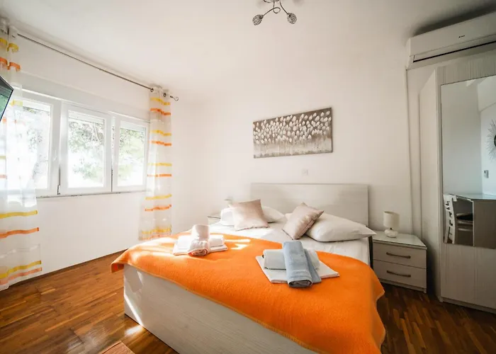 Гостевой дом Anna In Hvar * Mittel-dalmatien 3*